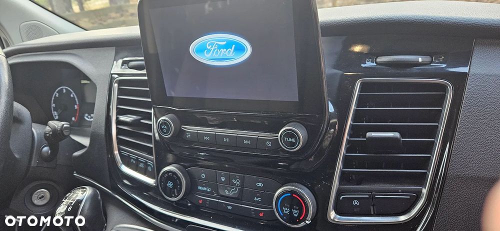 Ford Tourneo Custom 2.0 EcoBlue L1 Titanium X - 11