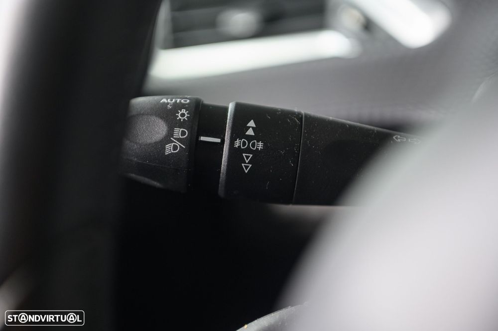 Peugeot 208 1.2 PureTech Style - 36