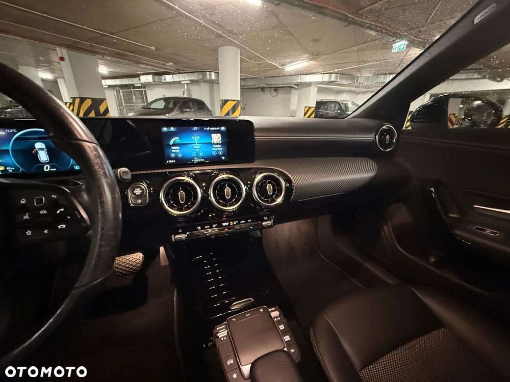 Mercedes-Benz CLA 180 d 7G-DCT - 11