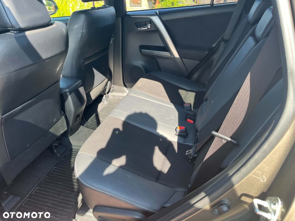 Toyota RAV4 2.0 D-4D Style 4x2 - 11