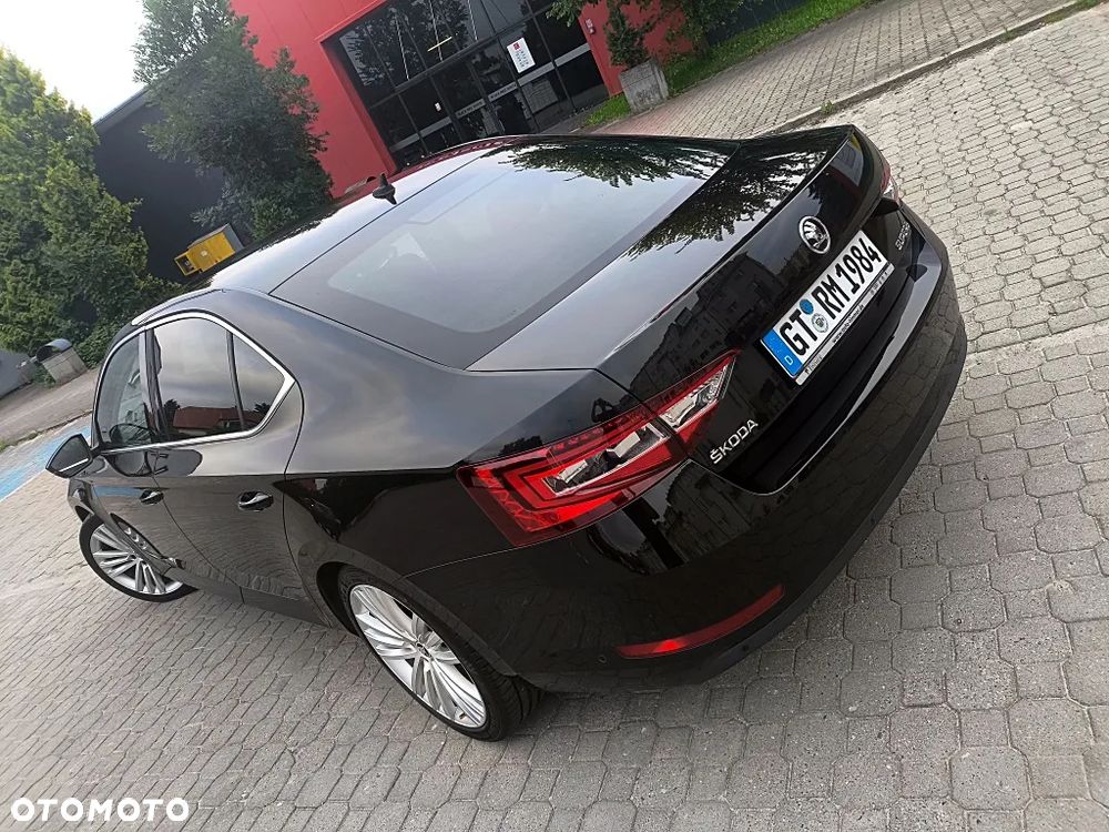 Skoda Superb 2.0 TDI DSG Premium Edition - 12