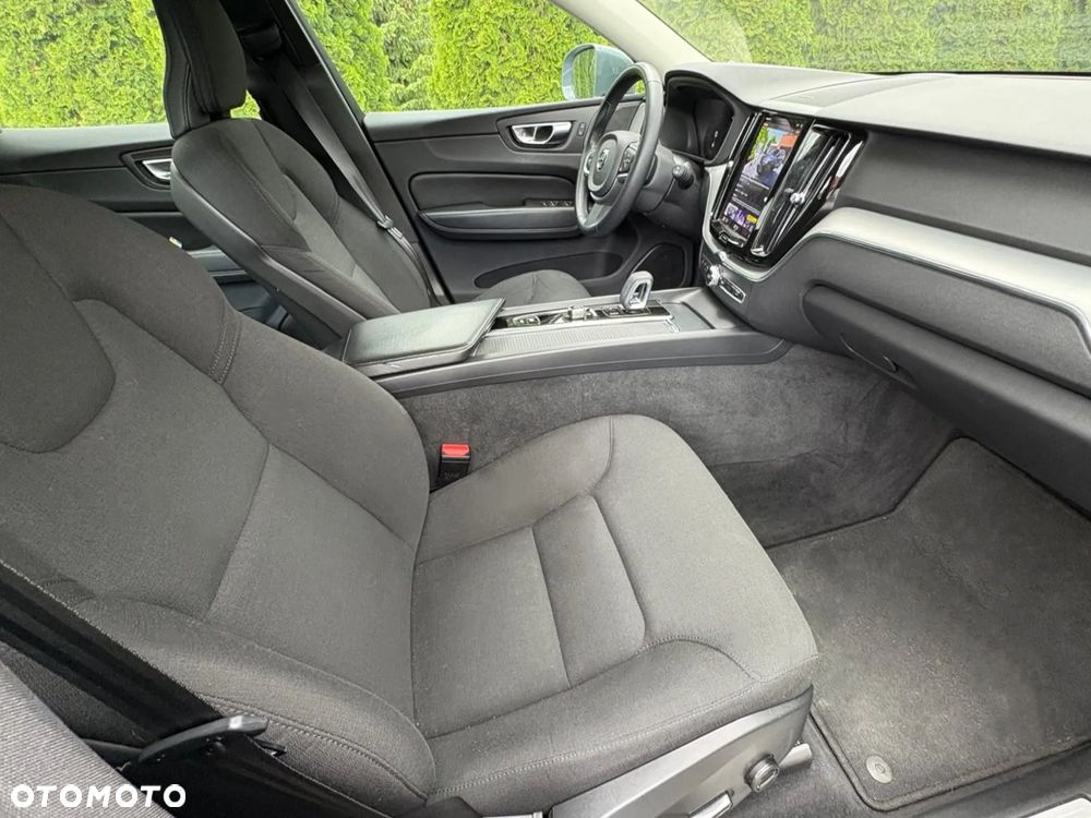 Volvo XC 60 B4 D AWD Momentum Pro - 19