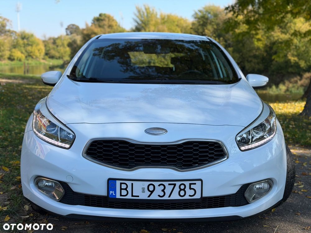 Kia Ceed 2013 photo 3