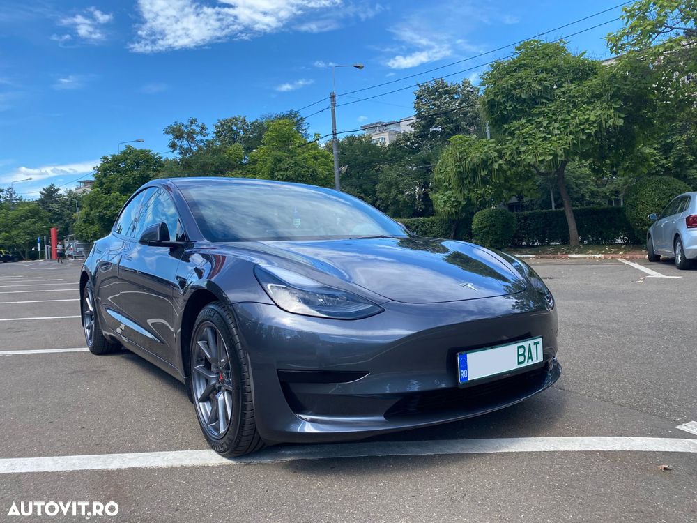 Tesla Model 3 - 6