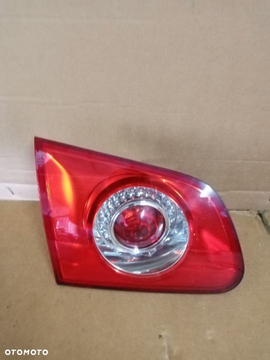 Lampa lewy tył tylna w klapę VW Passat B6 kombi 3C9945093 - 1