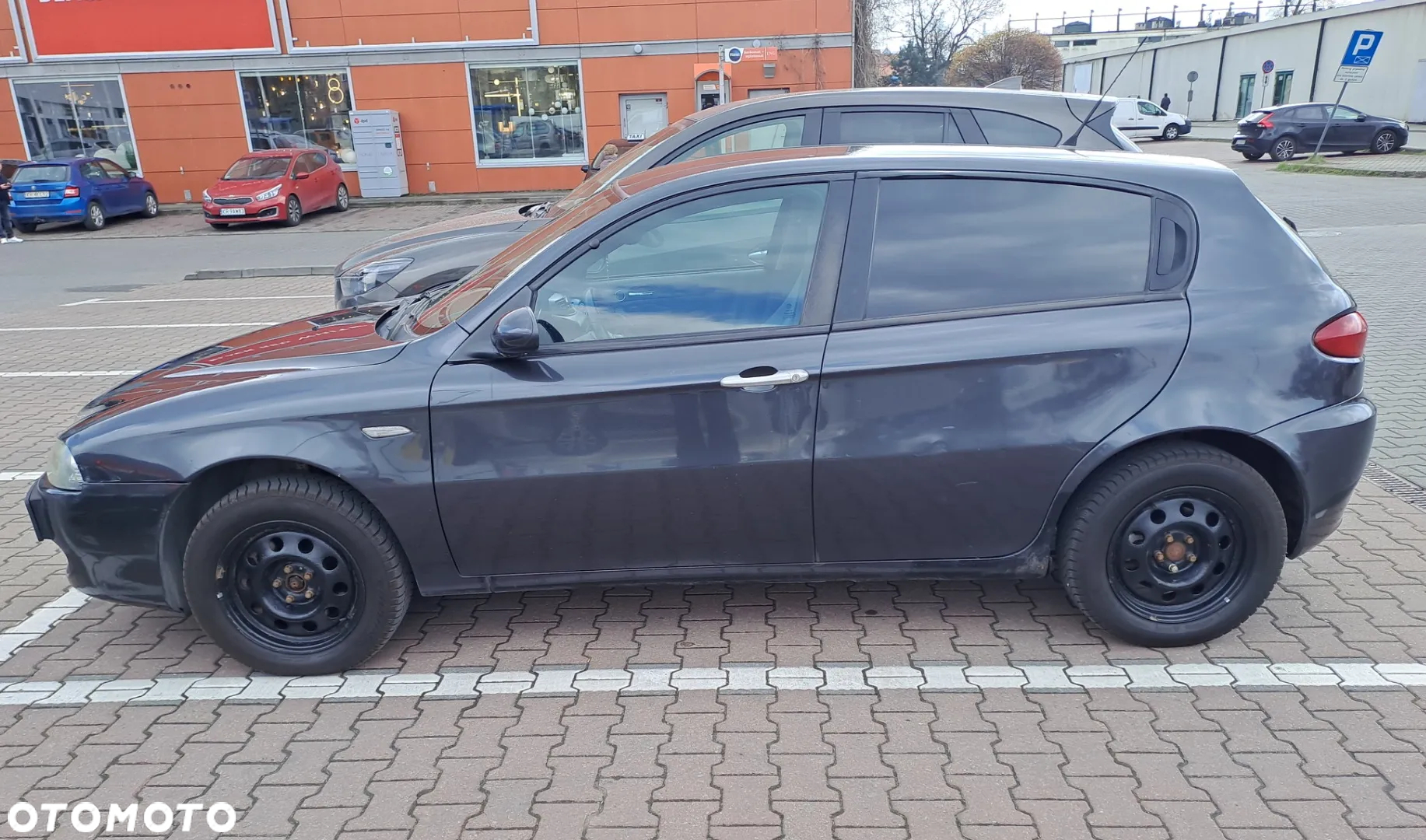 Alfa Romeo 147 1.6 Twin Spark Distinctive - 4