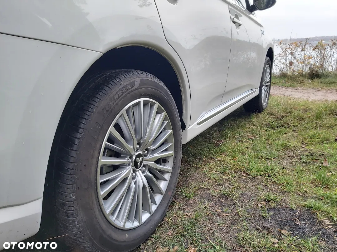 Mitsubishi Outlander - 34