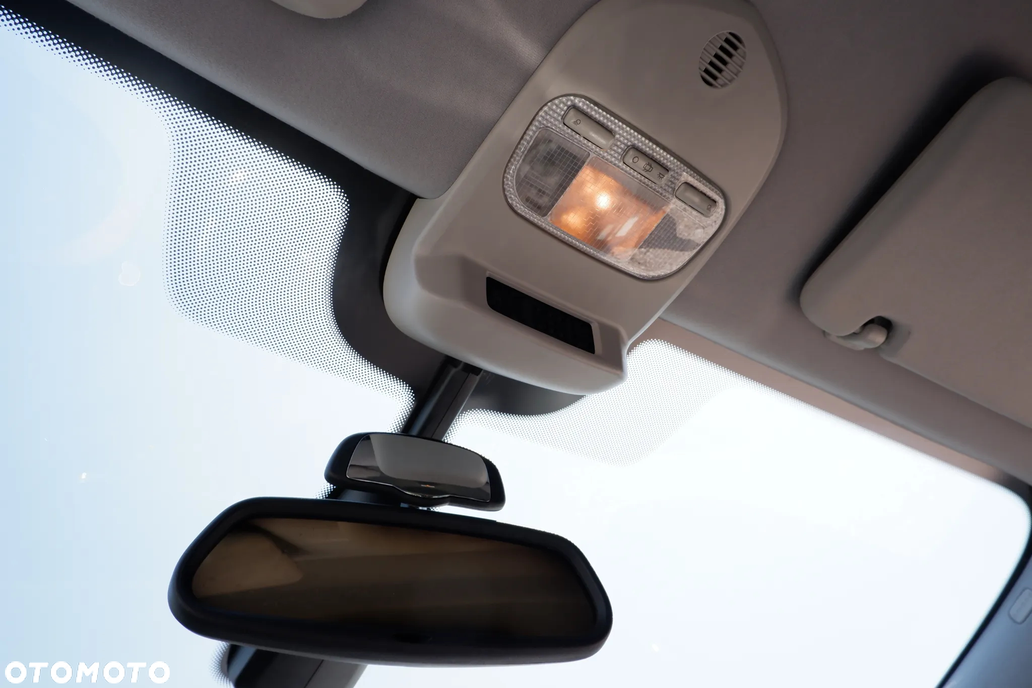 Peugeot 5008 HDI FAP 110 EGS6 Tendance - 19