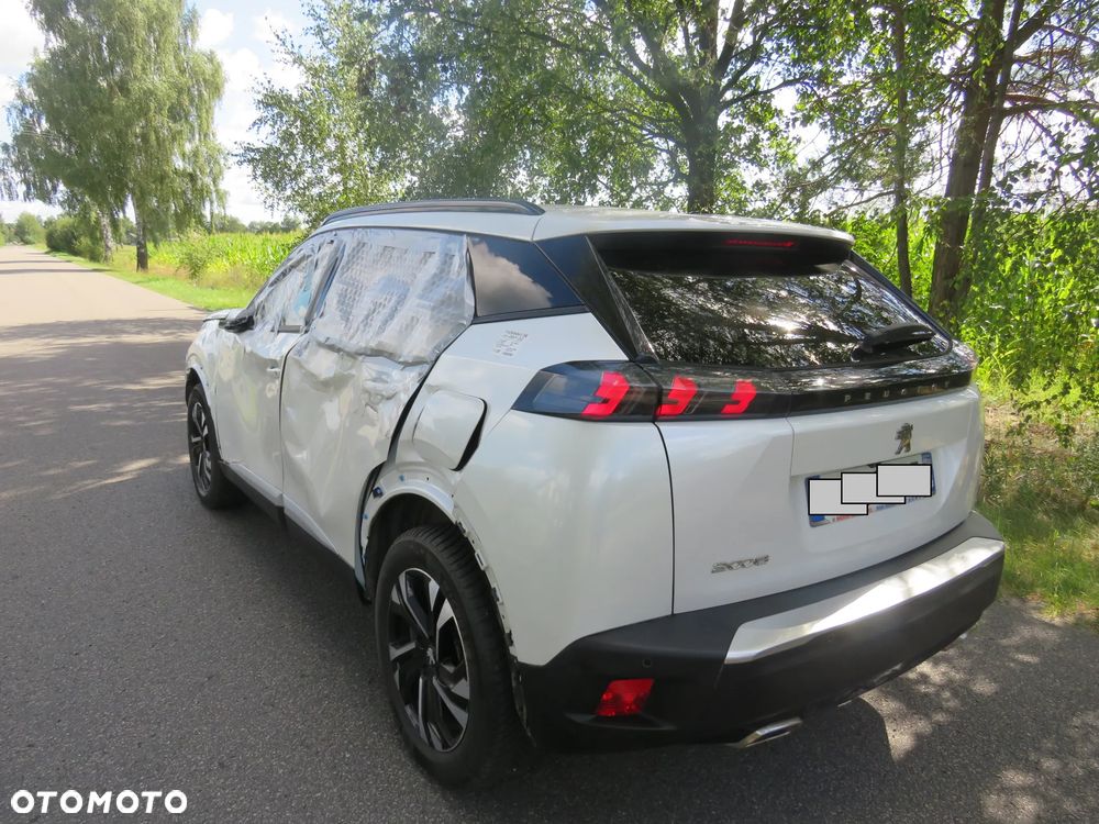 Peugeot 2008 PureTech 130 EAT8 Allure - 2