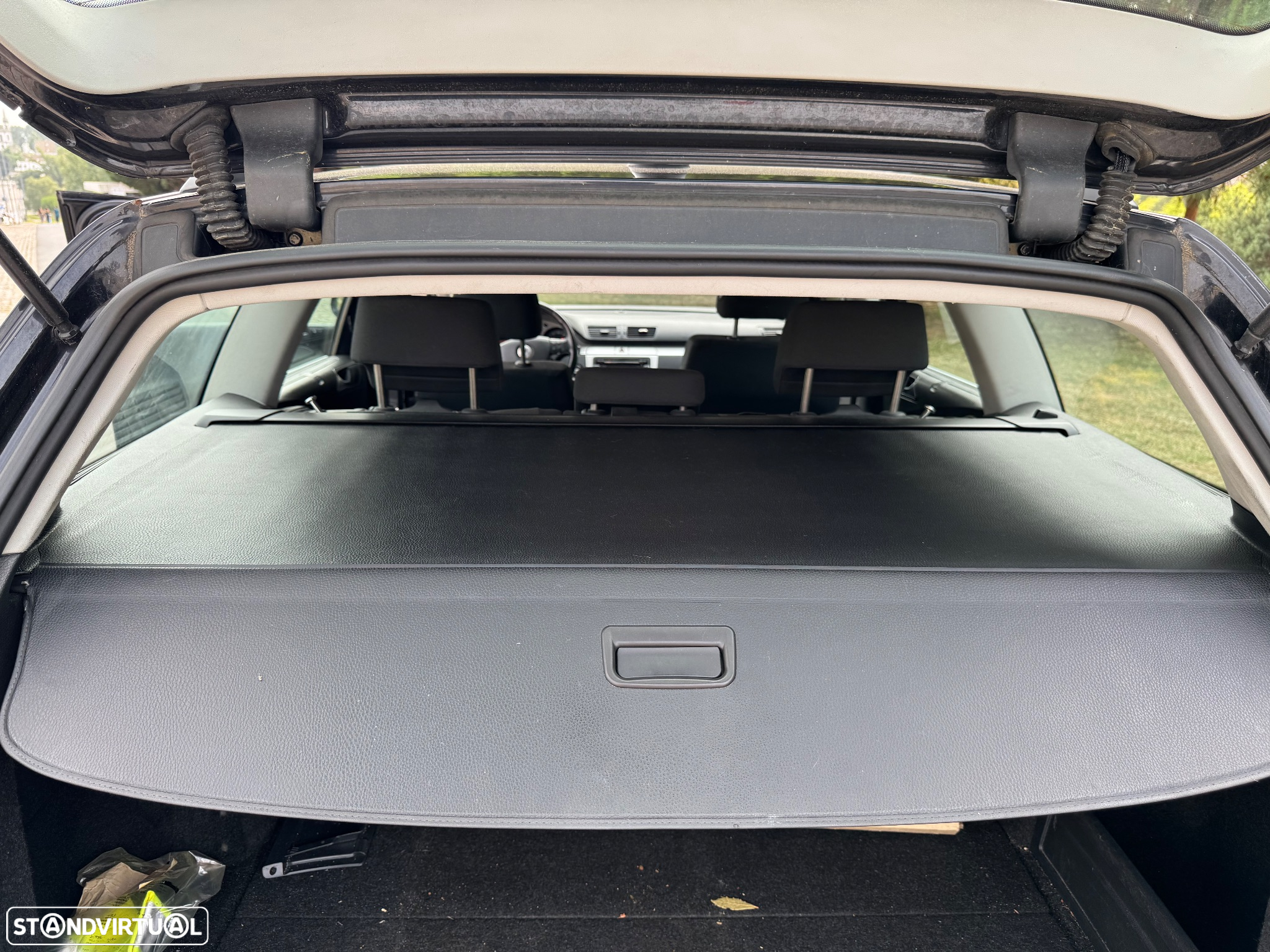 VW Passat Variant 2.0 TDi Confortline - 23