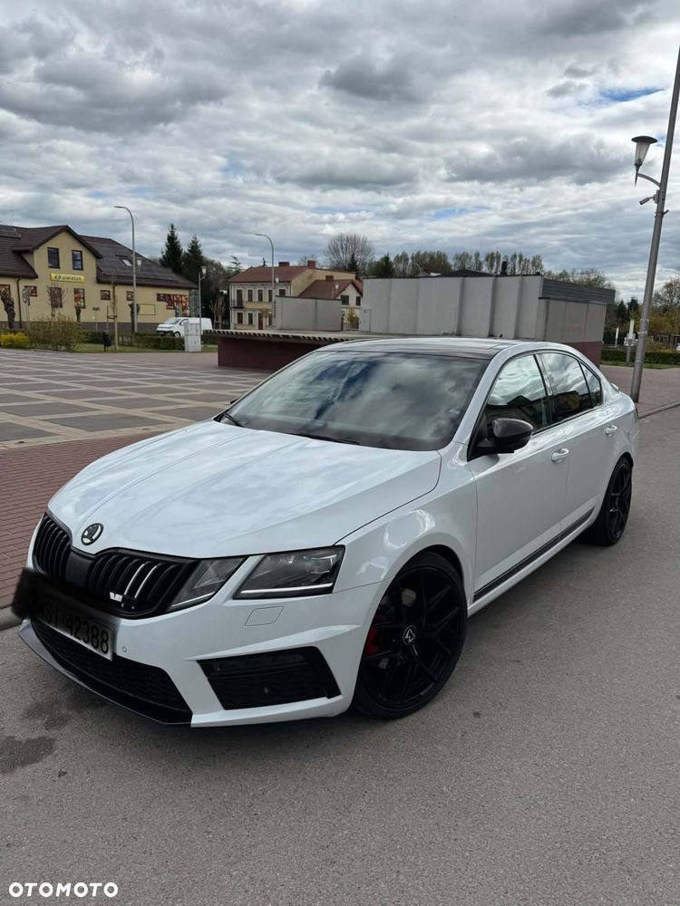 Skoda Octavia 2.0 TDI RS DSG - 2