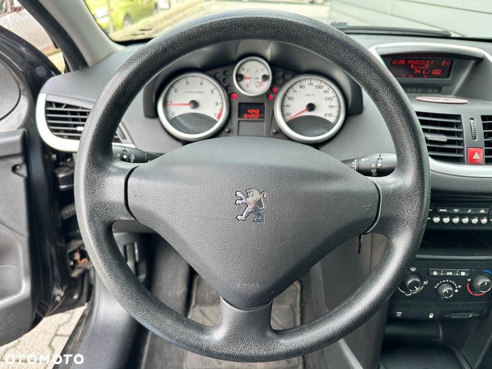 Peugeot 207 - 13