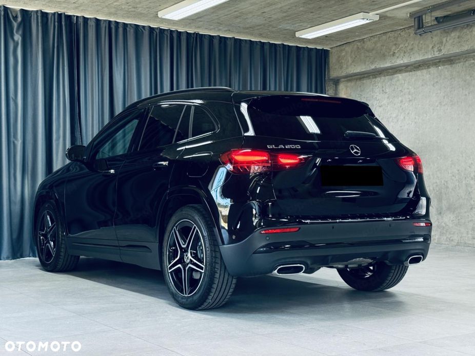 Mercedes-Benz GLA 200 AMG Line - 6