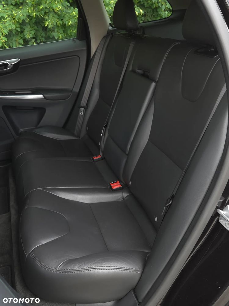 Volvo XC 60 D3 Geartronic Summum - 17