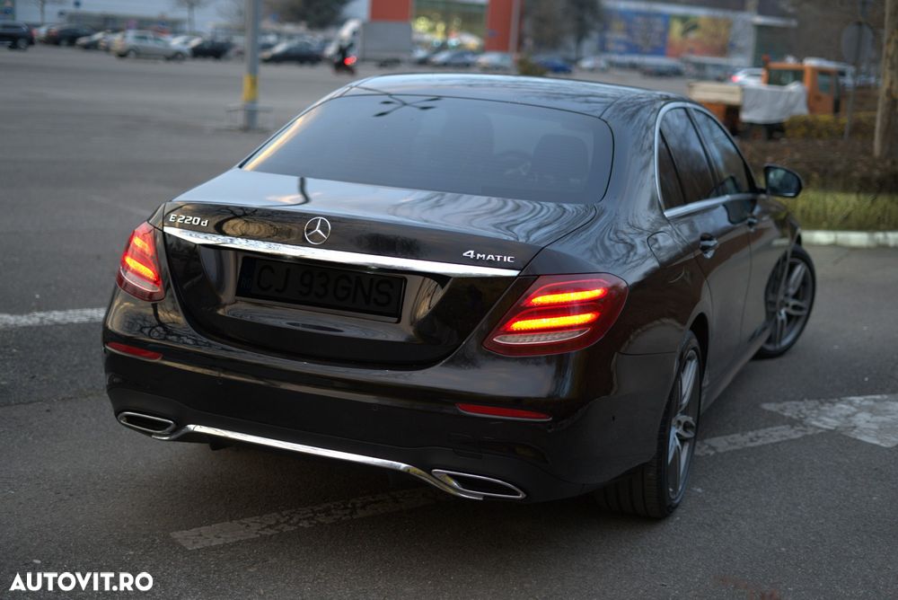 Mercedes-Benz E 220 d 4MATIC 9G-TRONIC AMG Line - 12