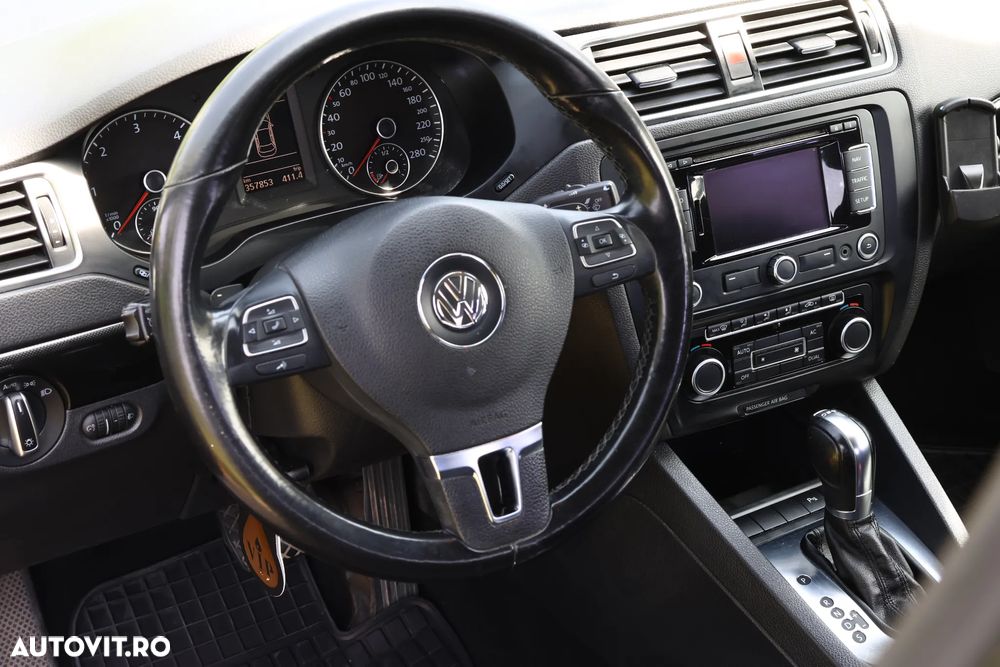 Volkswagen Jetta 2.0 TDI DPF Comfortline DSG - 14