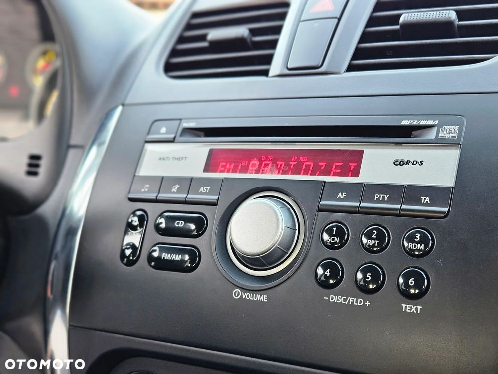 Suzuki SX4 1.6 Comfort Plus - 29