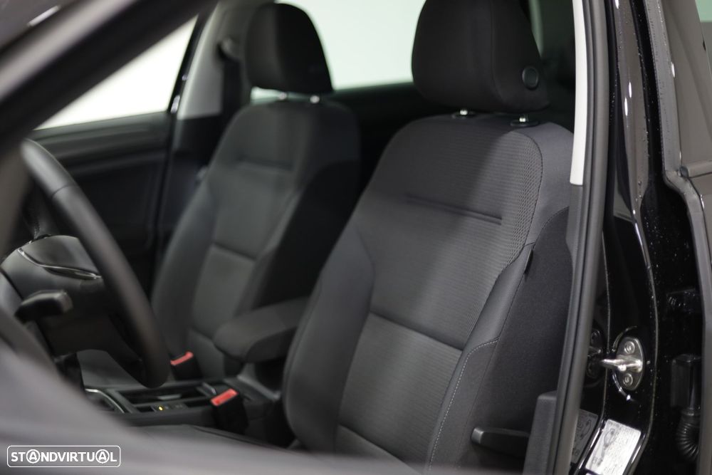 VW Golf 1.0 TSI R-Line - 10