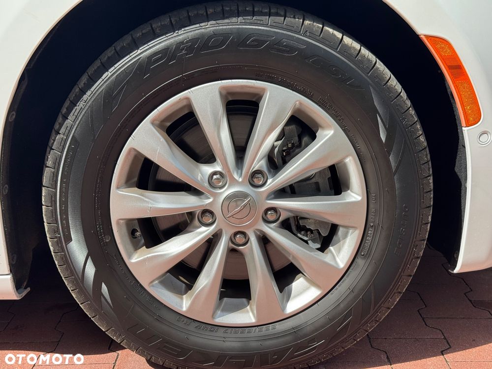 Chrysler Pacifica - 21