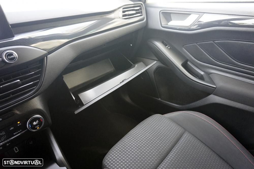 Ford Focus 1.0 EcoBoost ST-Line - 26