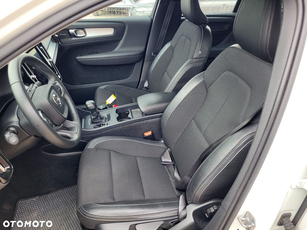 Volvo XC 40 D3 SCR Momentum - 29