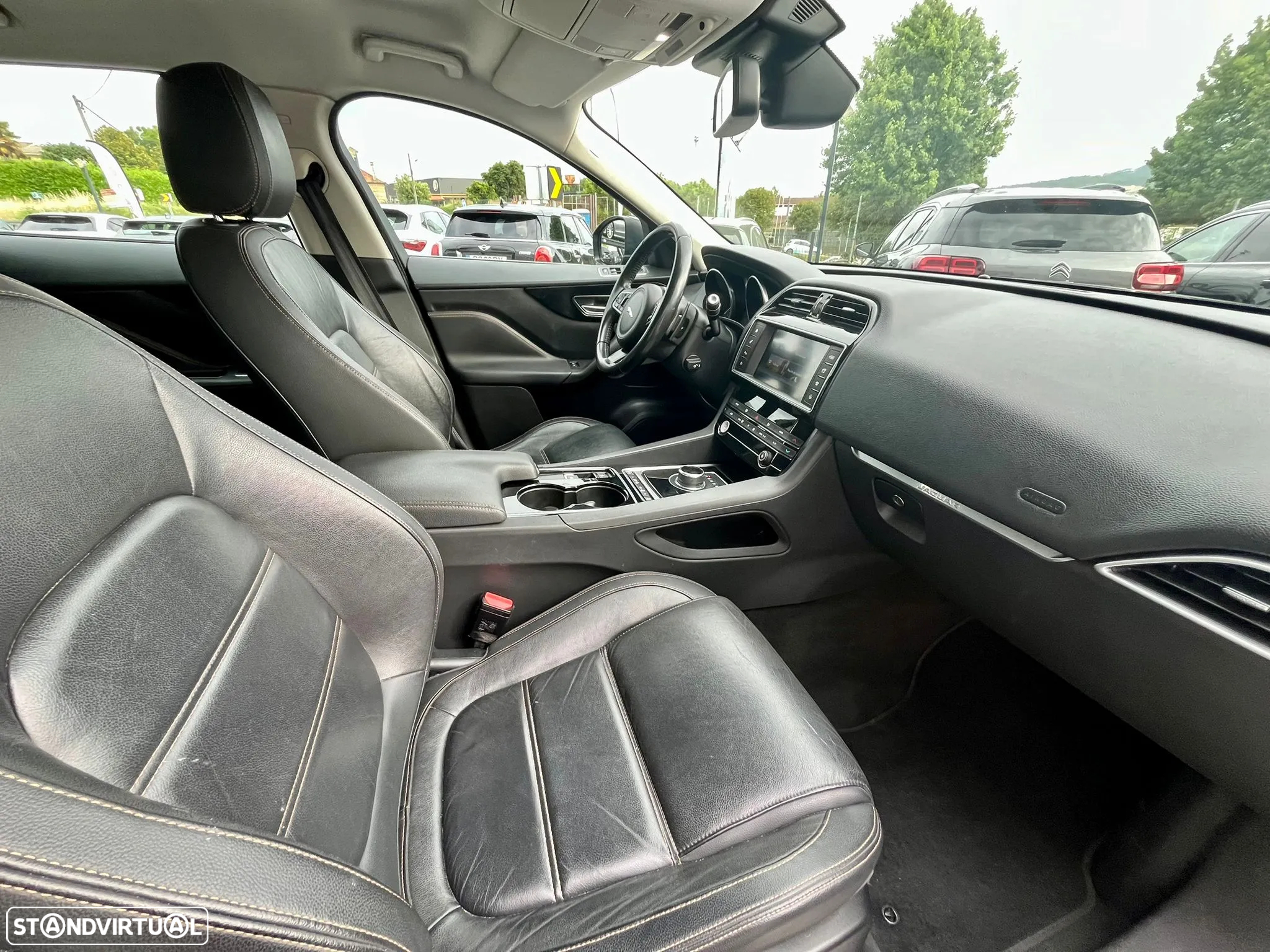 Jaguar F-Pace 2.0 i4D Prestige Aut. - 9