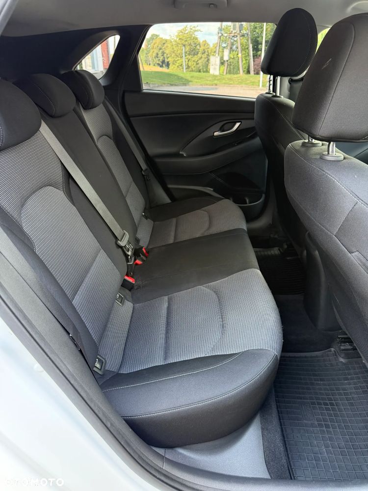 Hyundai i30 1.4 BlueDrive Classic - 10