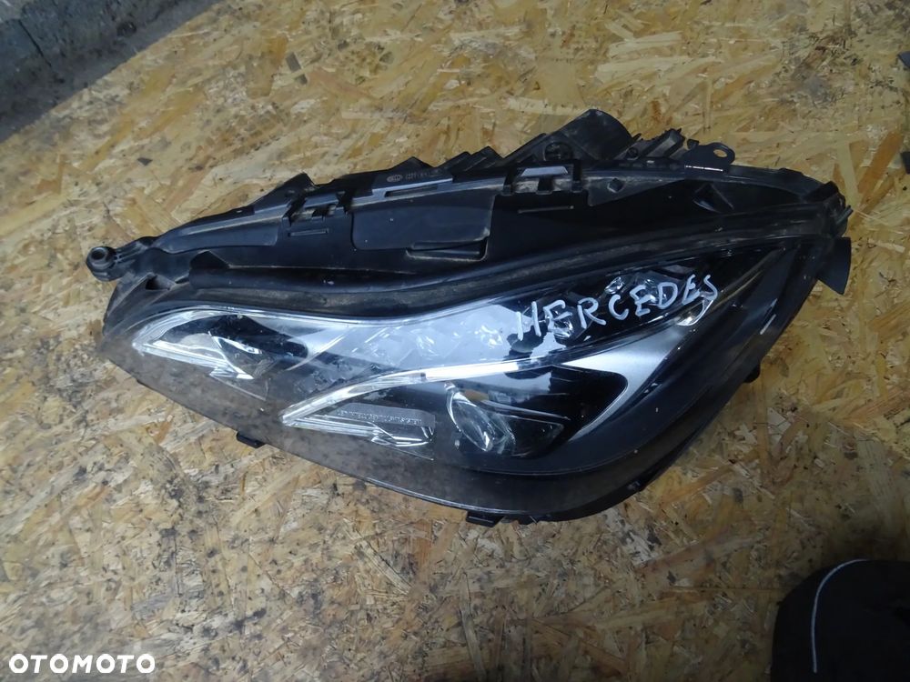 Lampa Mercedes E Klasa W212 Lift Lewy Przód A212 9063103KZ - 2