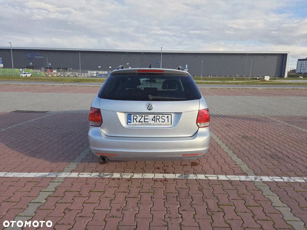 Volkswagen Golf VI 1.6 TDI Comfortline - 4