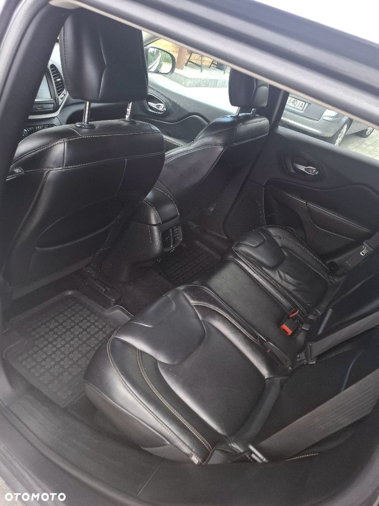 Jeep Cherokee - 5