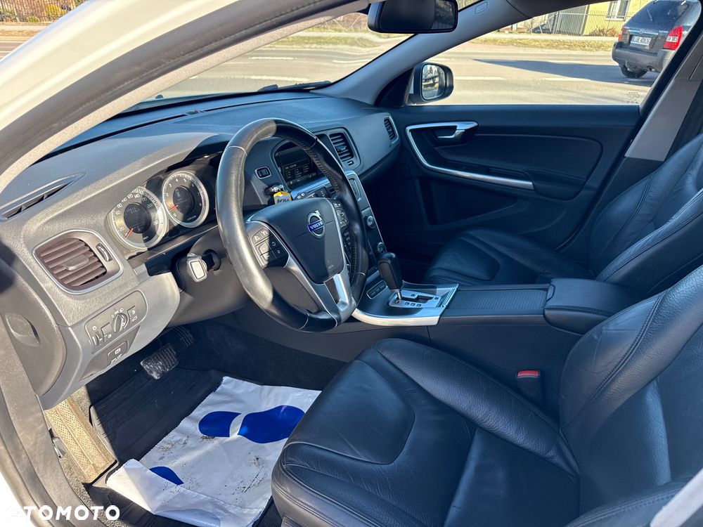 Volvo V60 T6 AWD Geartronic Summum - 12