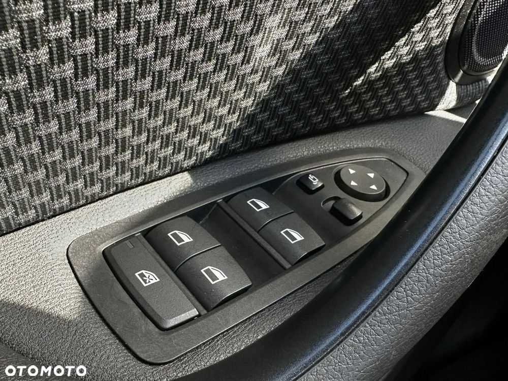 BMW X1 xDrive25e Advantage - 36