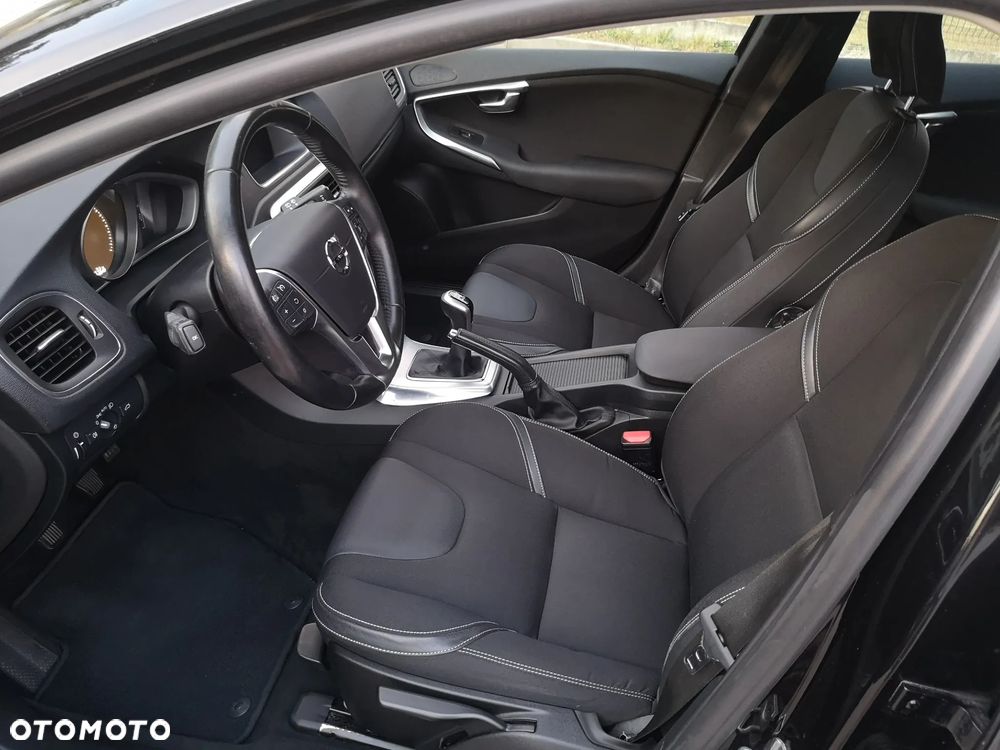 Volvo V40 D2 Momentum - 9