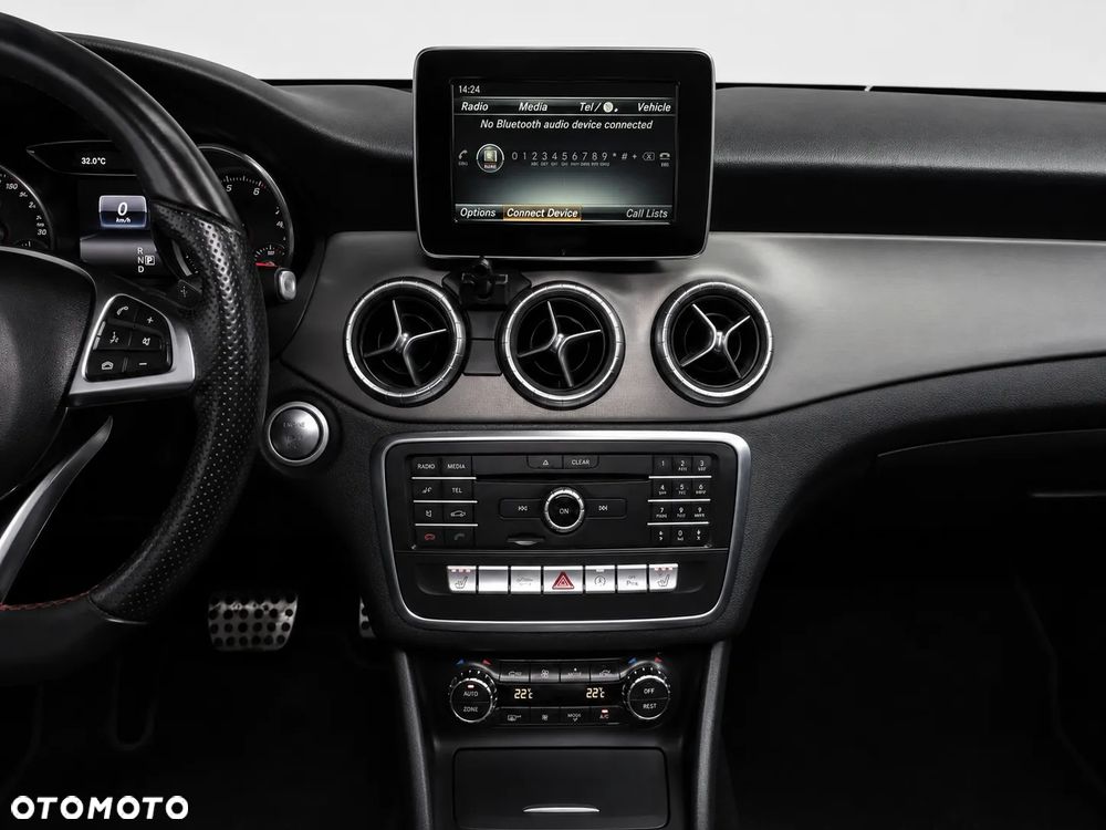 Mercedes-Benz CLA 220 4Matic 7G-DCT AMG Line - 18