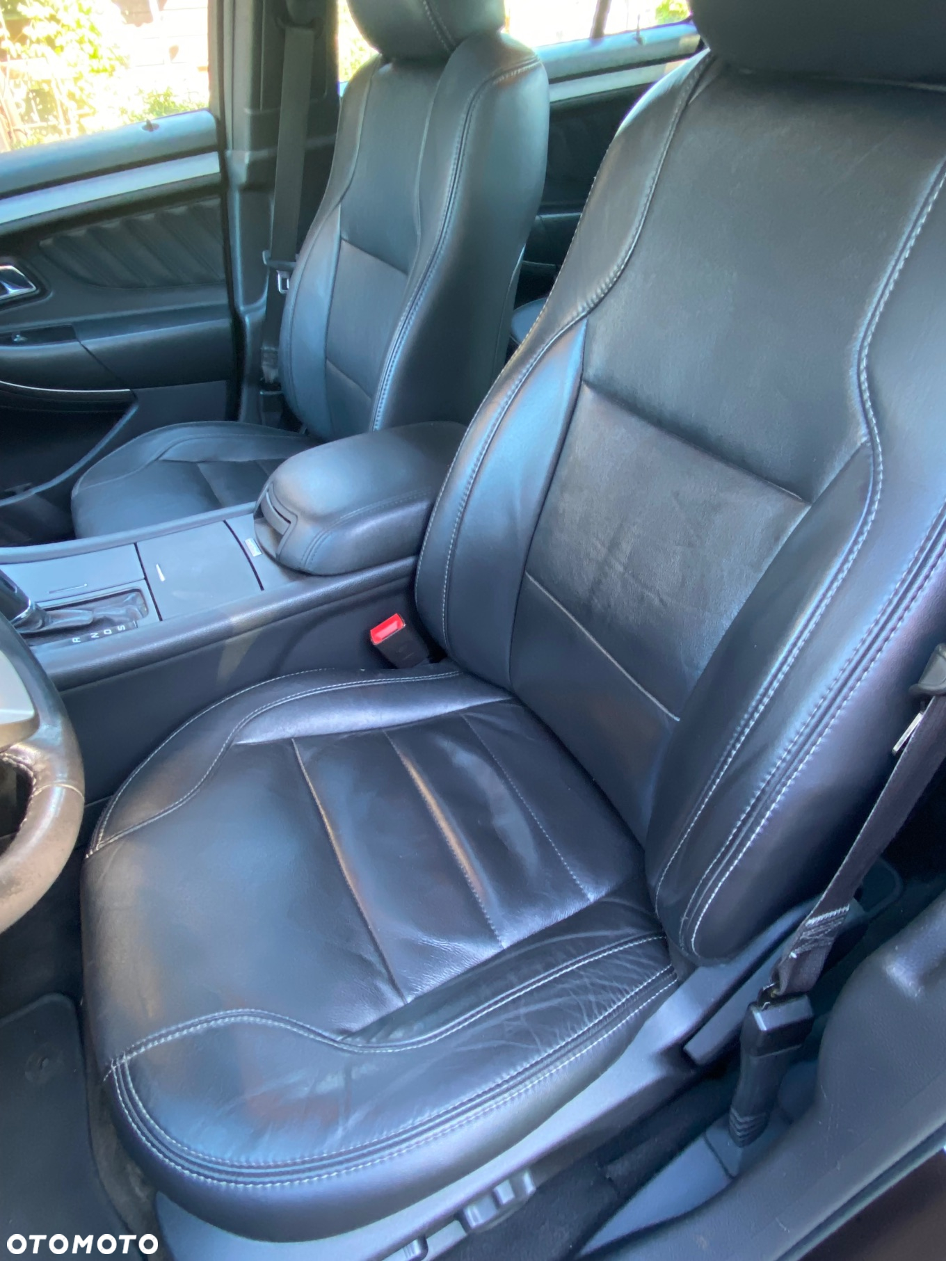 Ford Taurus - 5