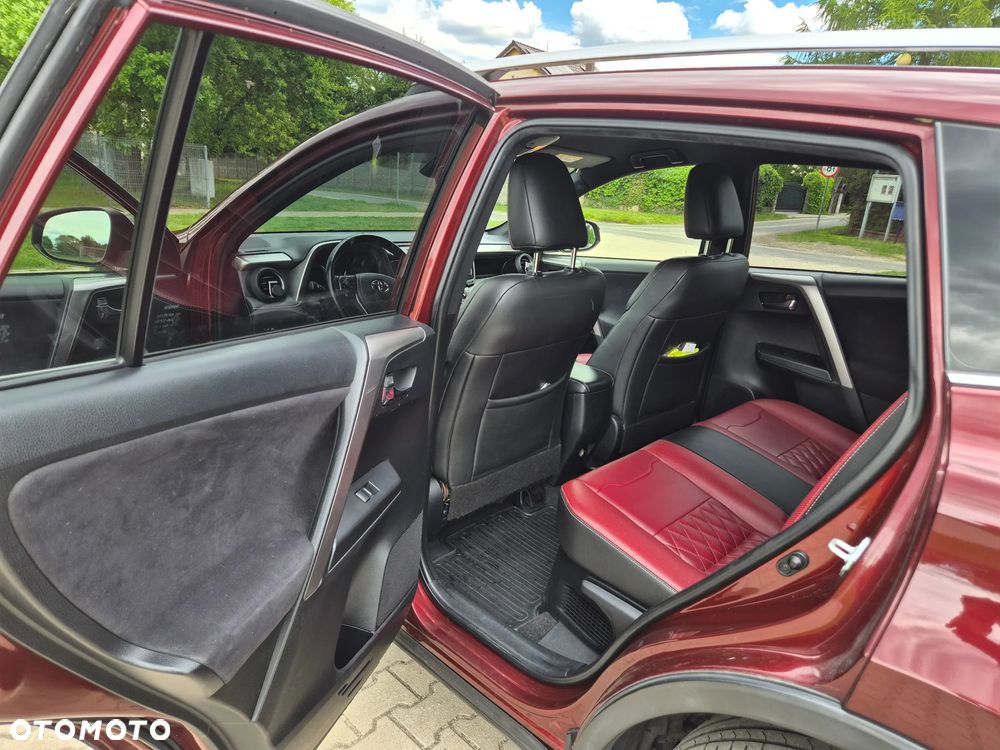 Toyota RAV4 - 10