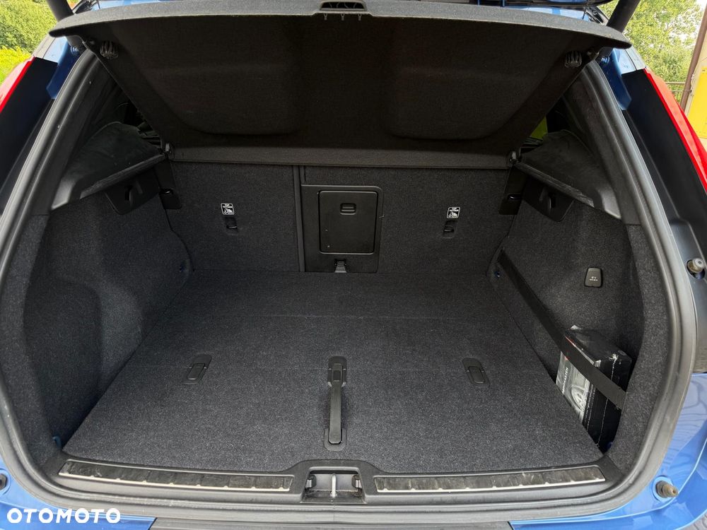 Volvo XC 40 T5 AWD R-Design - 33