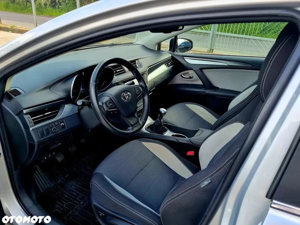 Toyota Avensis 1.8 Prestige - 9