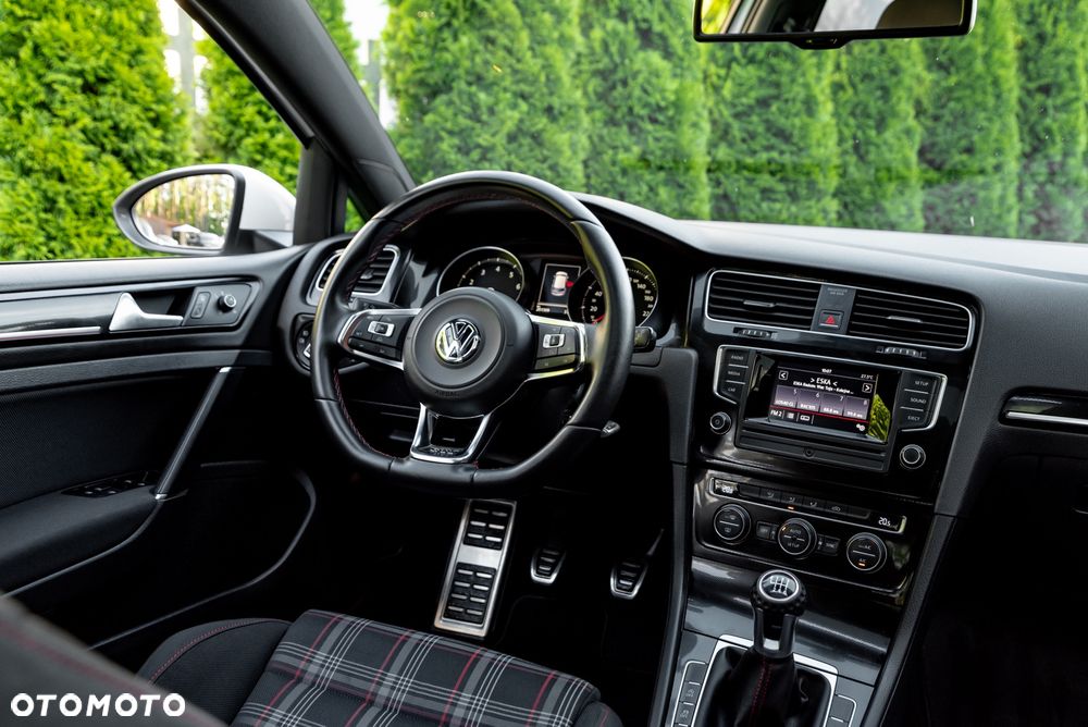 Volkswagen Golf 2.0 TSI BMT GTI - 28