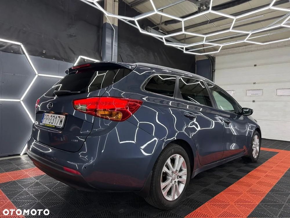 Kia Ceed 1.6 CRDi 128 Platinum Edition - 10