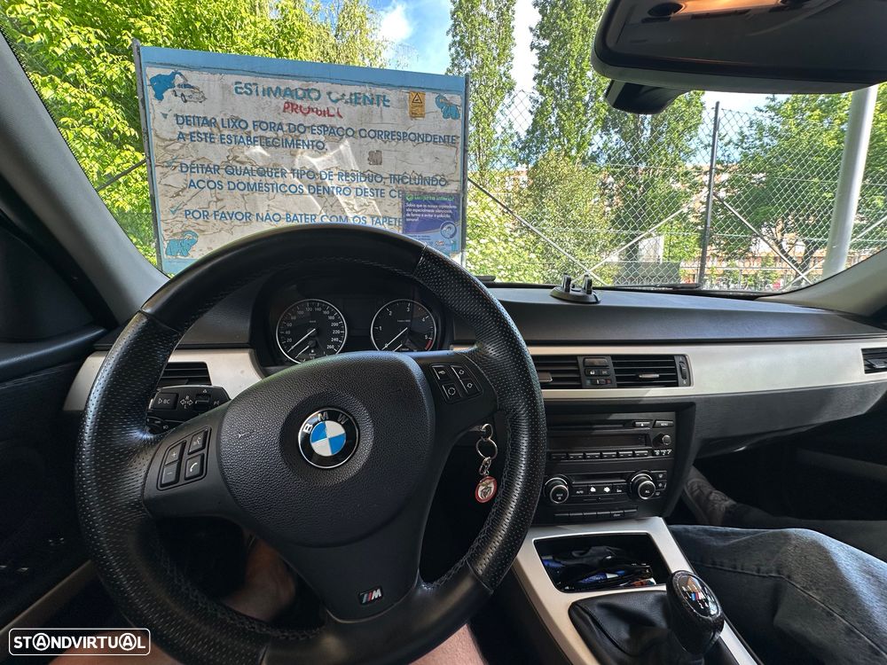 BMW 318 d - 11