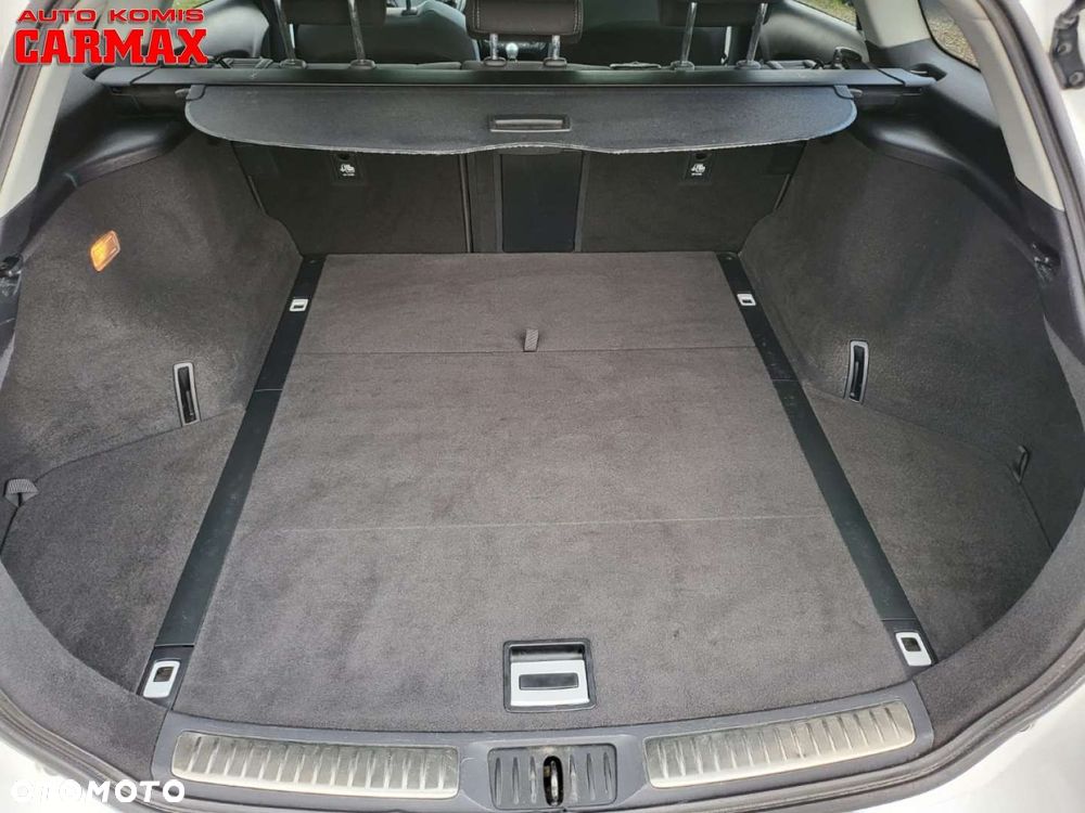 Toyota Avensis Touring Sports 1.8 Executive - 30