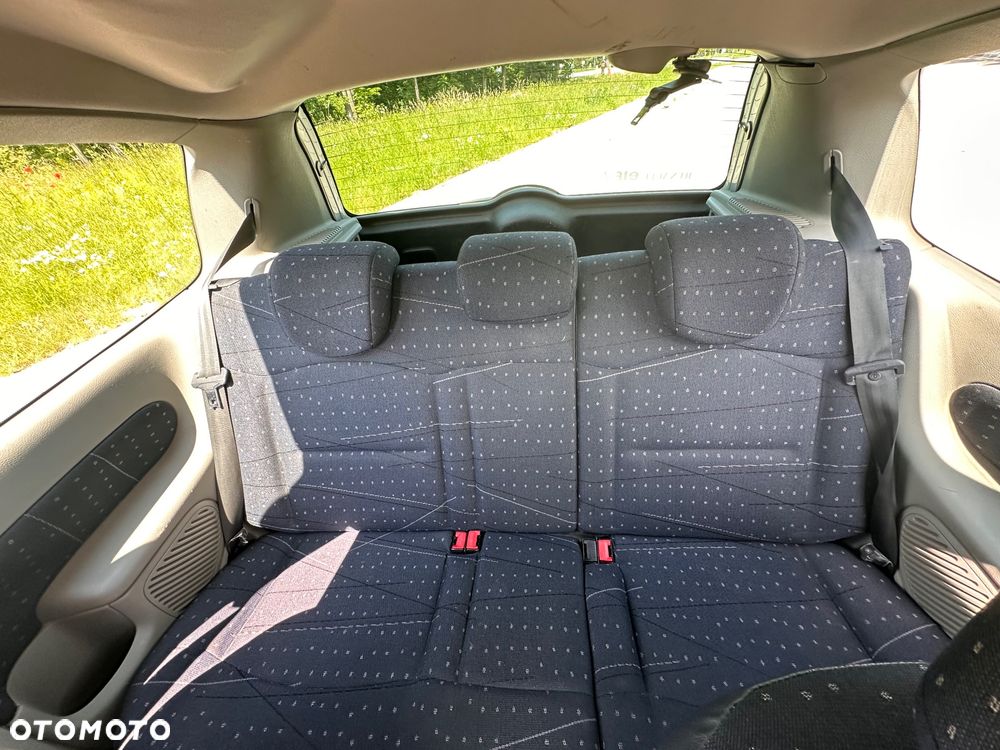 Renault Clio 1.4 16V Dynamique - 12