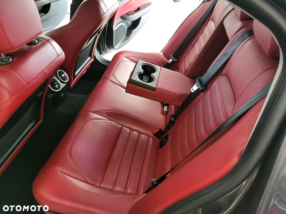 Alfa Romeo Giulia 2.0 Turbo 16V AT8-Q4 Ti - 25