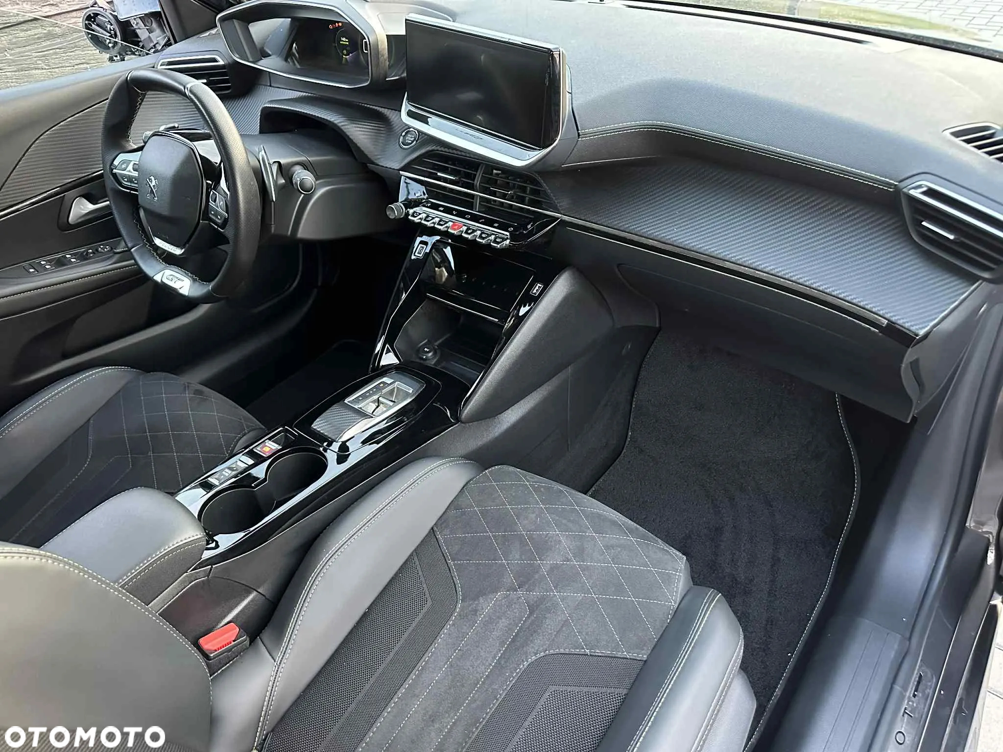 Peugeot 208 PureTech 100 EAT8 GT - 11