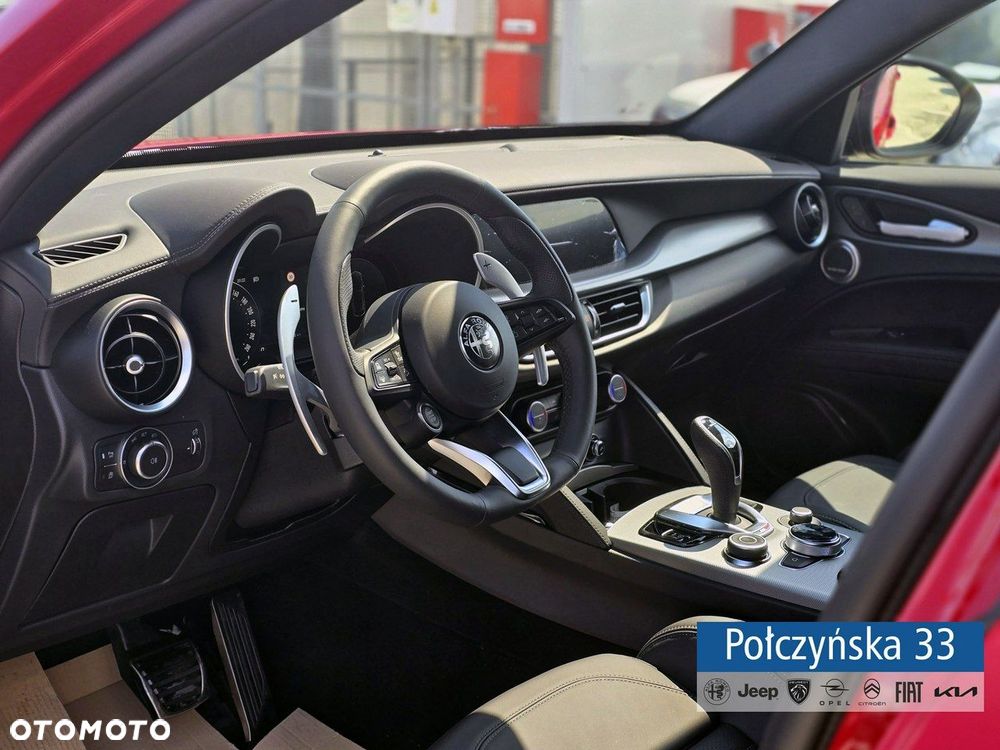 Alfa Romeo Stelvio - 11