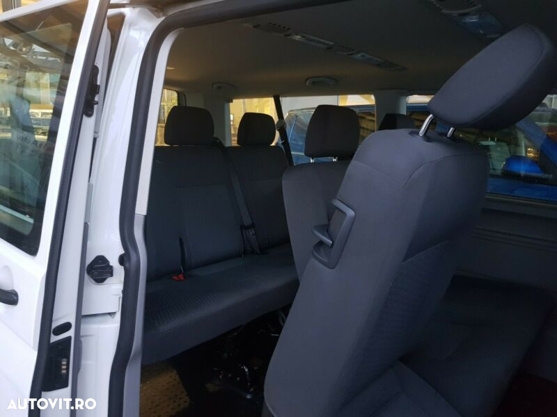 Volkswagen Caravelle - 11