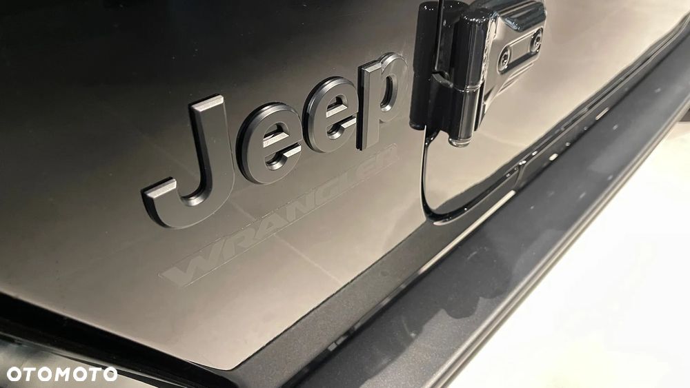 Jeep Wrangler Unlimited GME 2.0 Turbo Sahara - 13