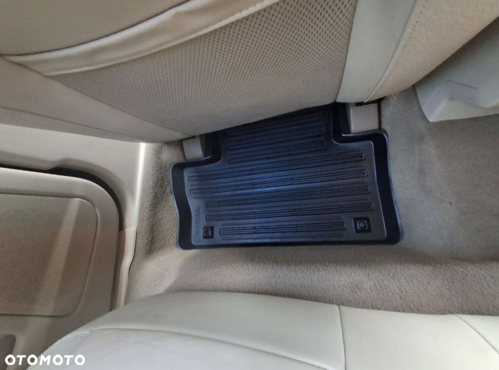 Volvo XC 60 2.4D AWD Momentum - 16