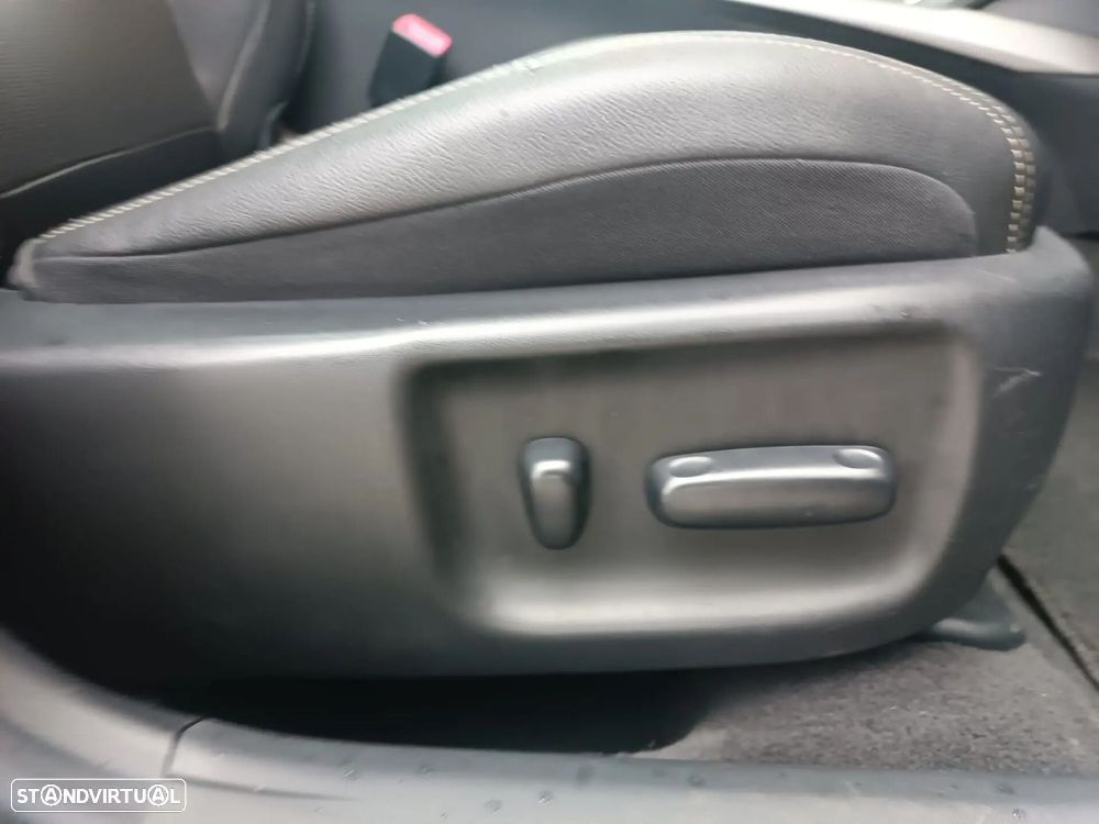 Toyota Avensis Touring Sports 2.0 D-4D Exclusive+GPS - 14